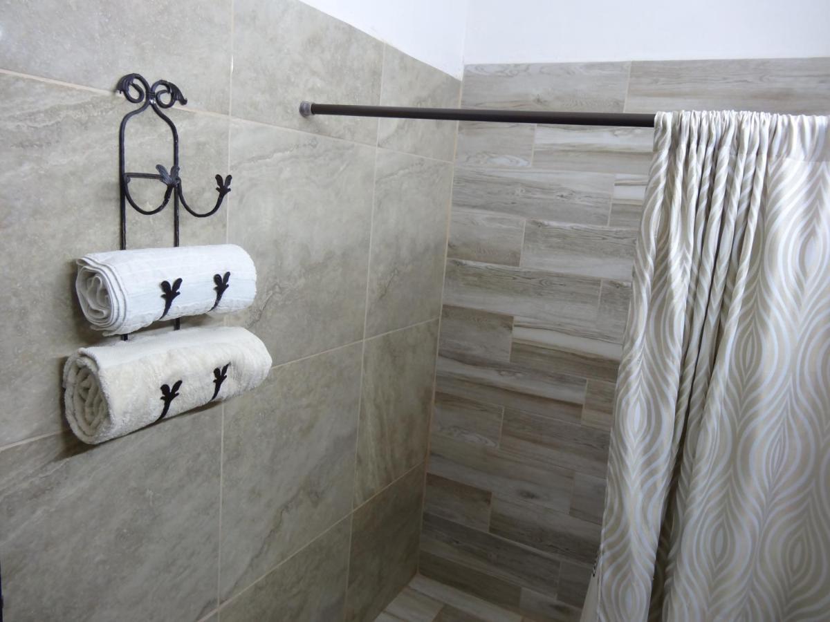 Habitaciones-Comodas-Aire-Wifi-Tv-Cerca De Playa-!!Excelente Precio II Manzanillo Exterior photo