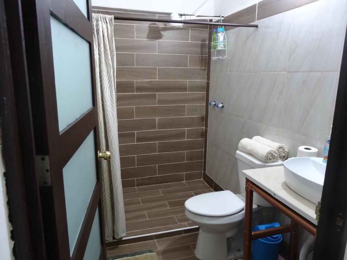 Habitaciones-Comodas-Aire-Wifi-Tv-Cerca De Playa-!!Excelente Precio II Manzanillo Exterior photo