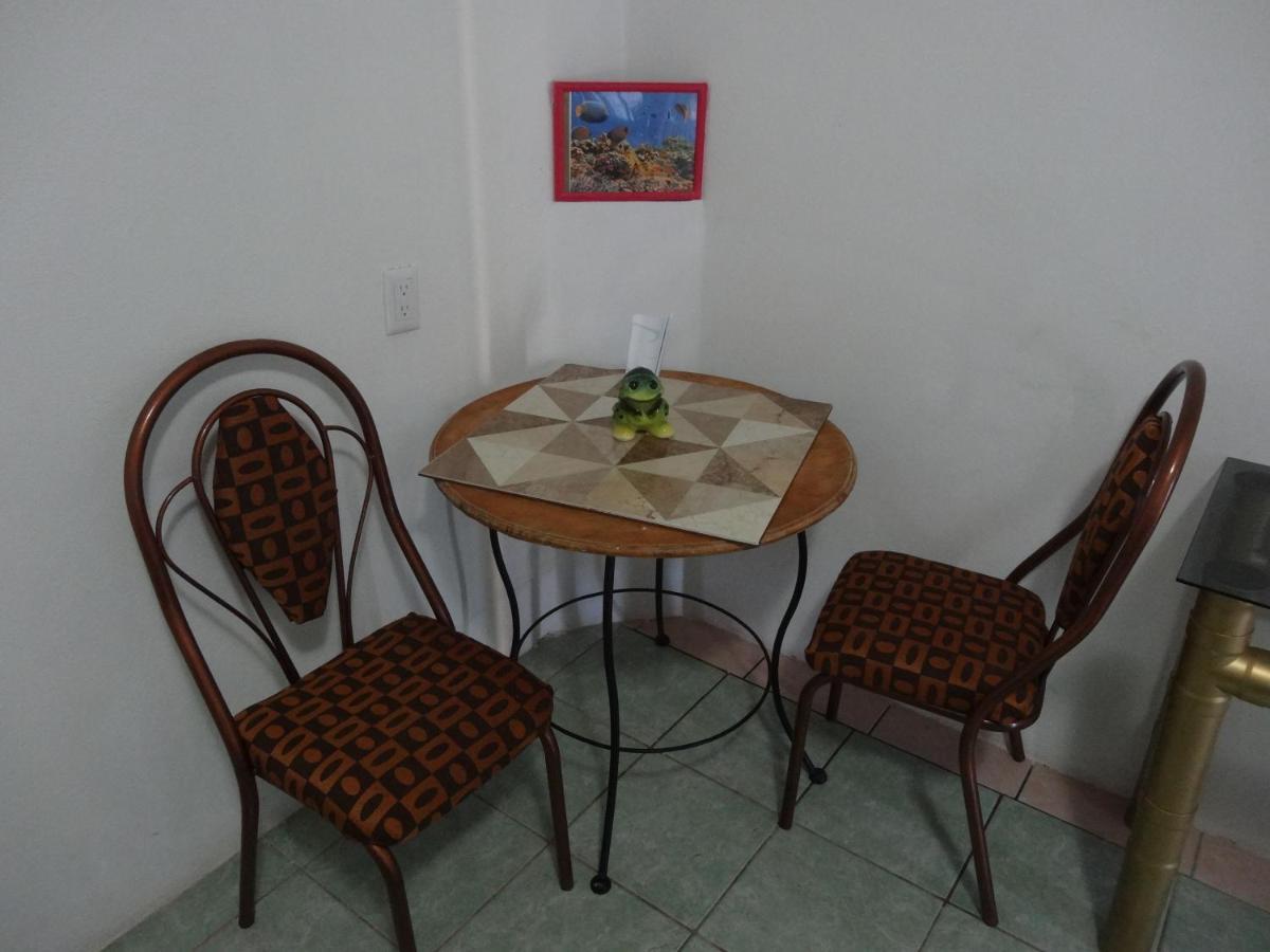 Habitaciones-Comodas-Aire-Wifi-Tv-Cerca De Playa-!!Excelente Precio II Manzanillo Exterior photo