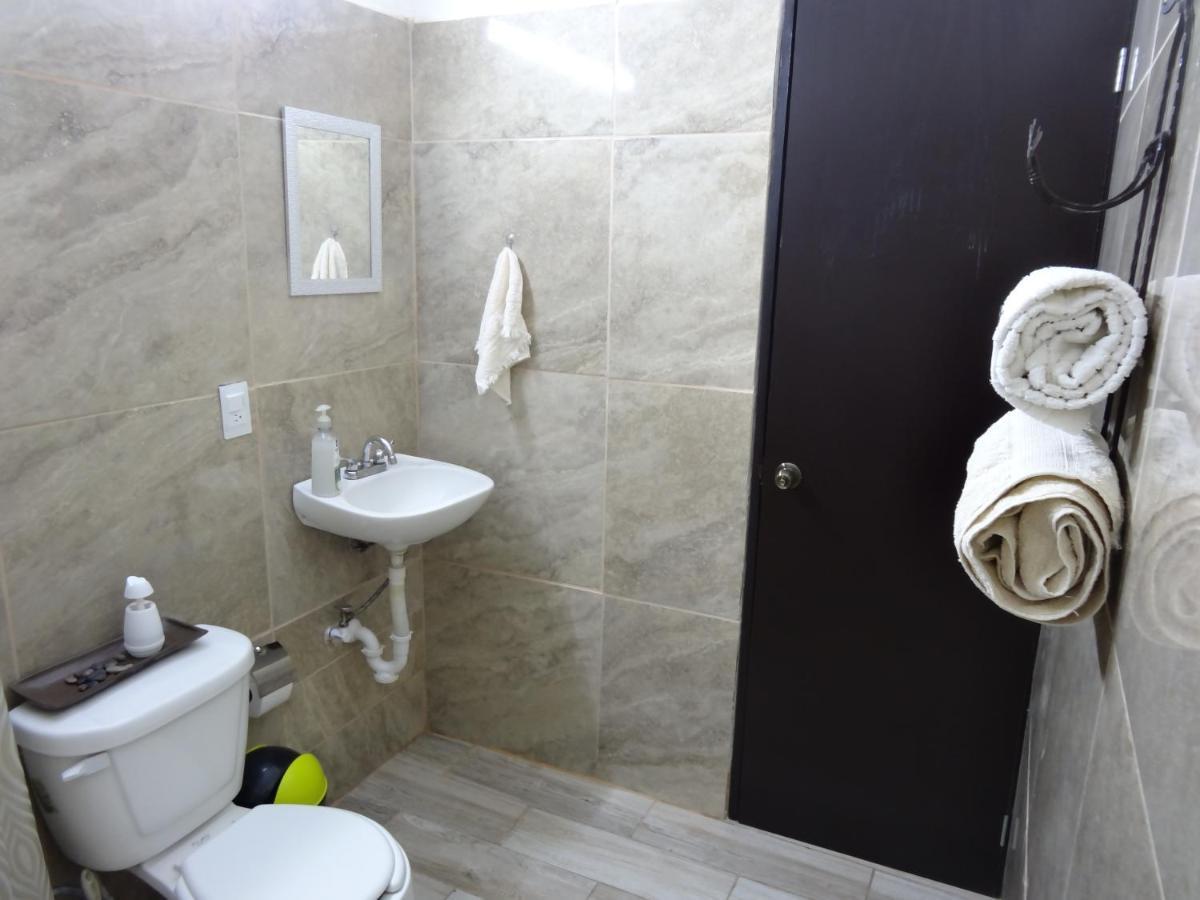 Habitaciones-Comodas-Aire-Wifi-Tv-Cerca De Playa-!!Excelente Precio II Manzanillo Exterior photo